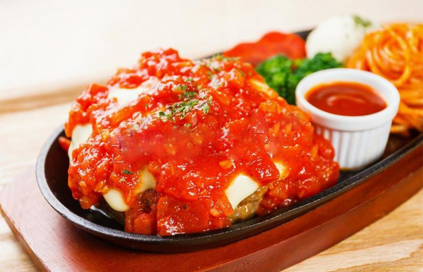 MCC 洋食屋さんのふっくらジューシーハンバーグ（トマトソース）